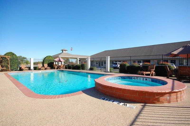 Super 8 By Wyndham Cleburne Exterior foto