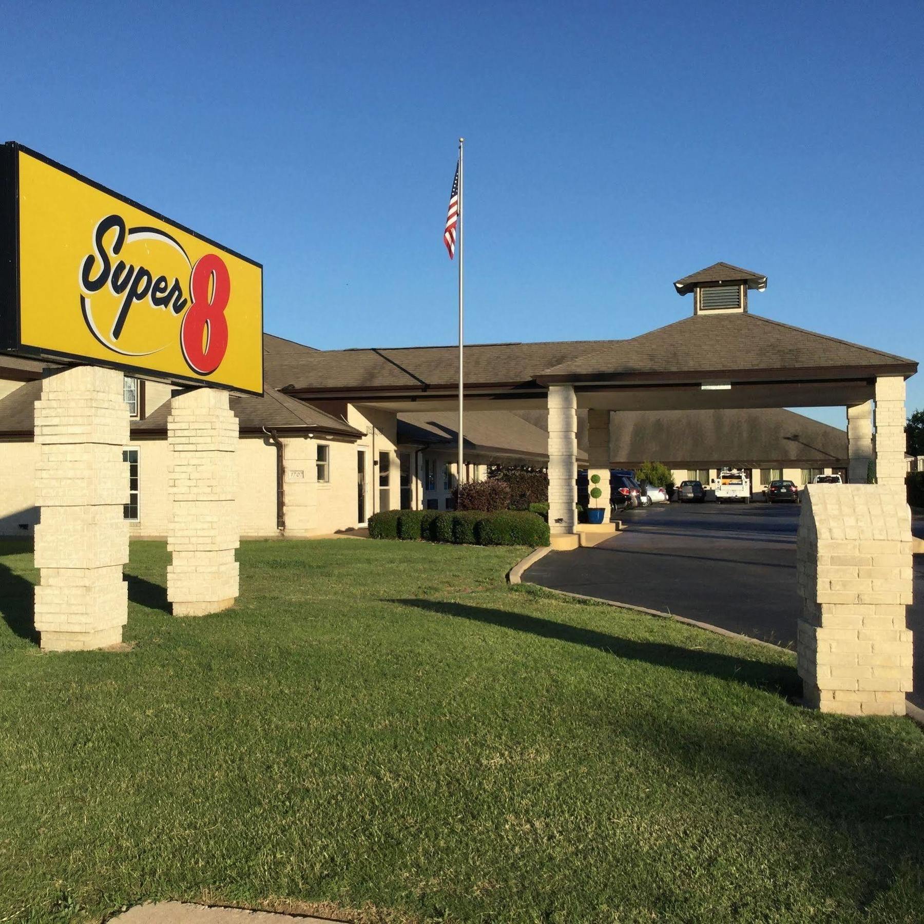 Super 8 By Wyndham Cleburne Exterior foto
